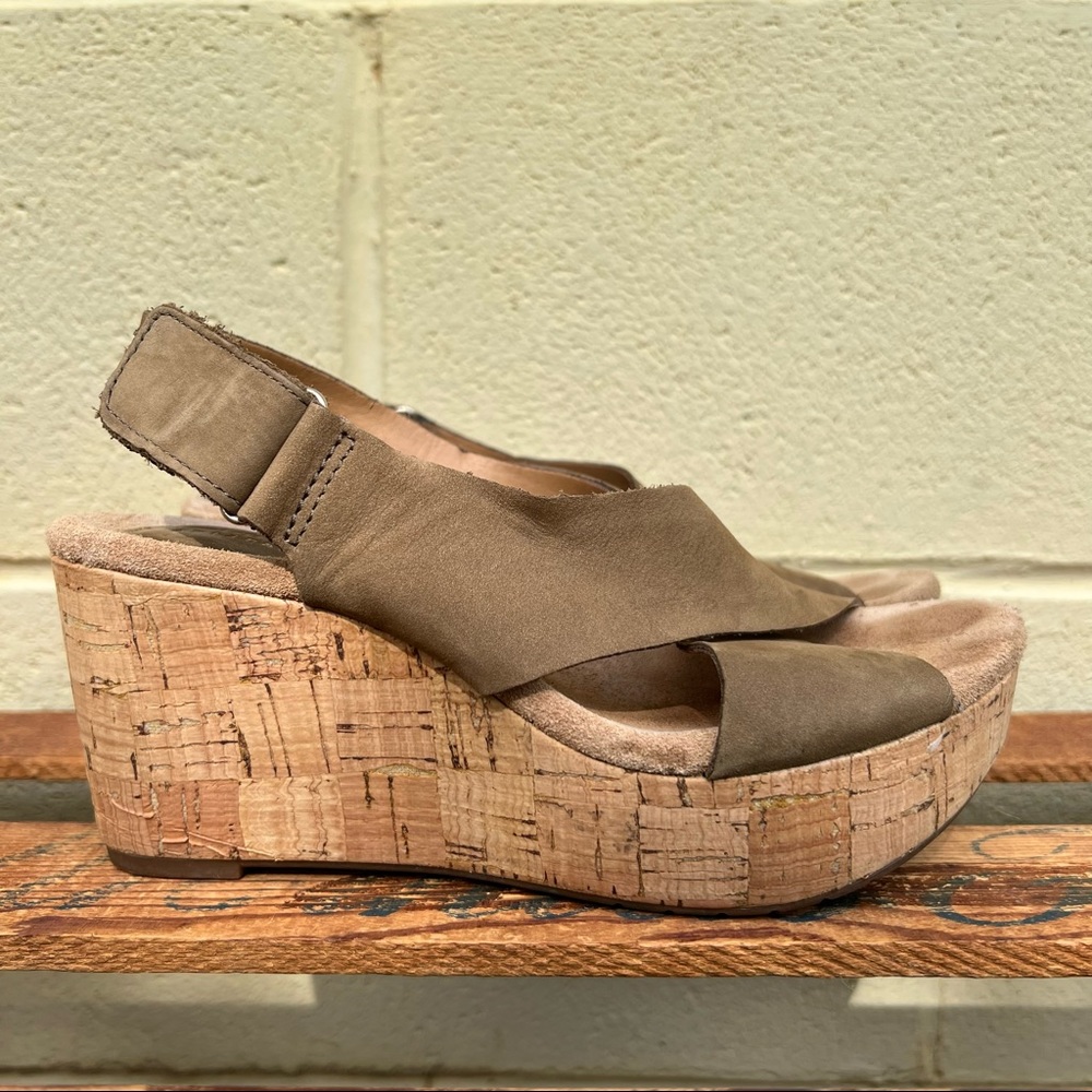 Clarks Artisan Tan Leather Suede Cork Wedge Sandal Shoes Women’s 6